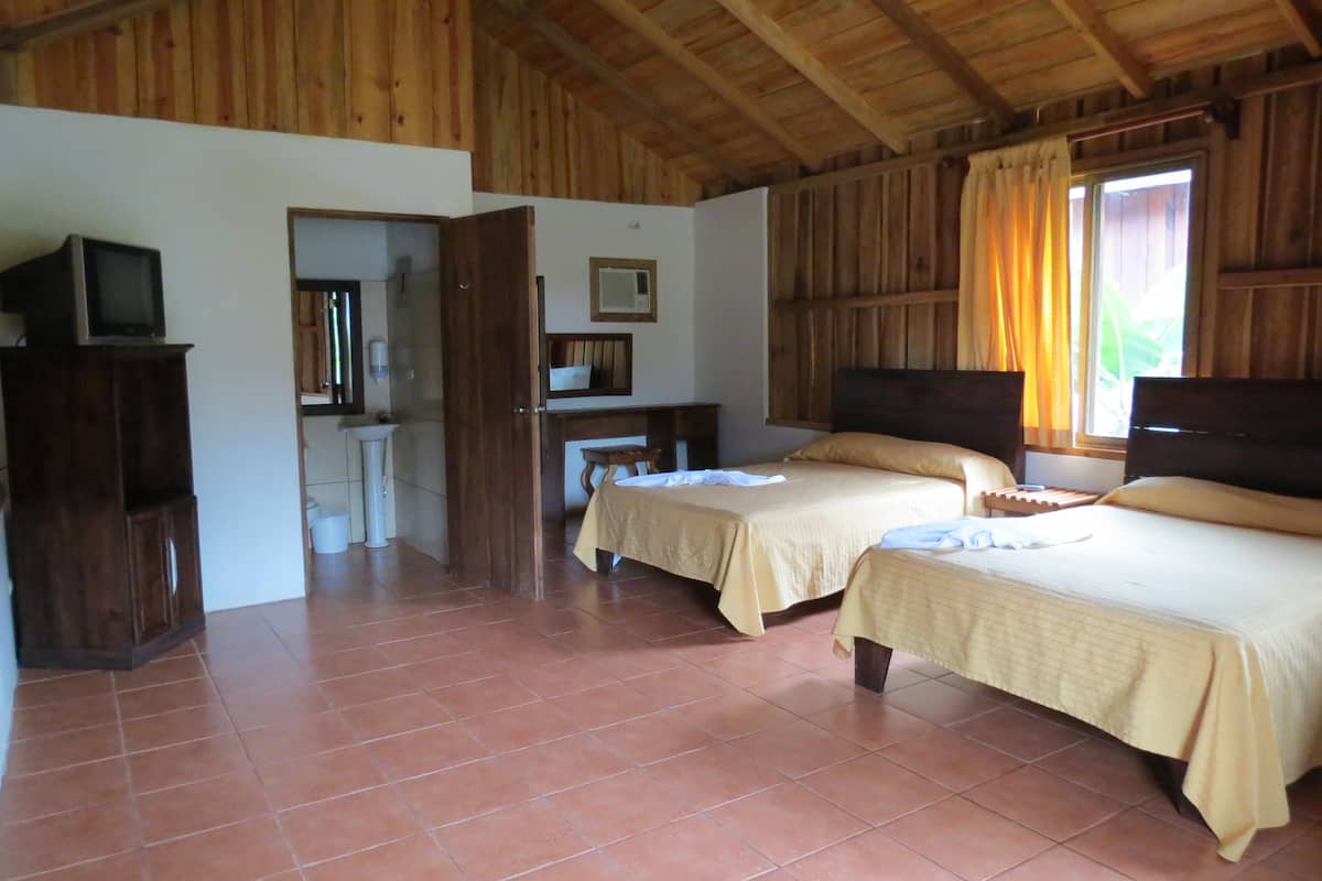 Bungalow Standar, 2 Tempat Tidur Queen, pemandangan gunung | Brankas