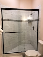Basic Room, 1 Double Bed | Bathroom shower