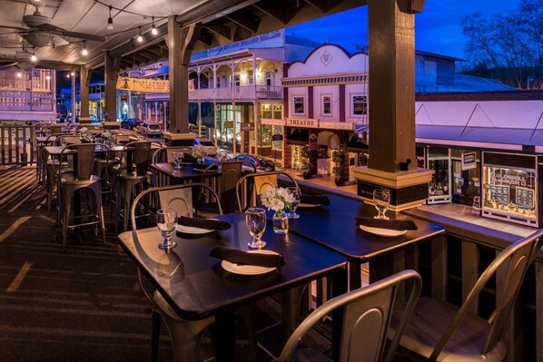 Lunch and dinner served