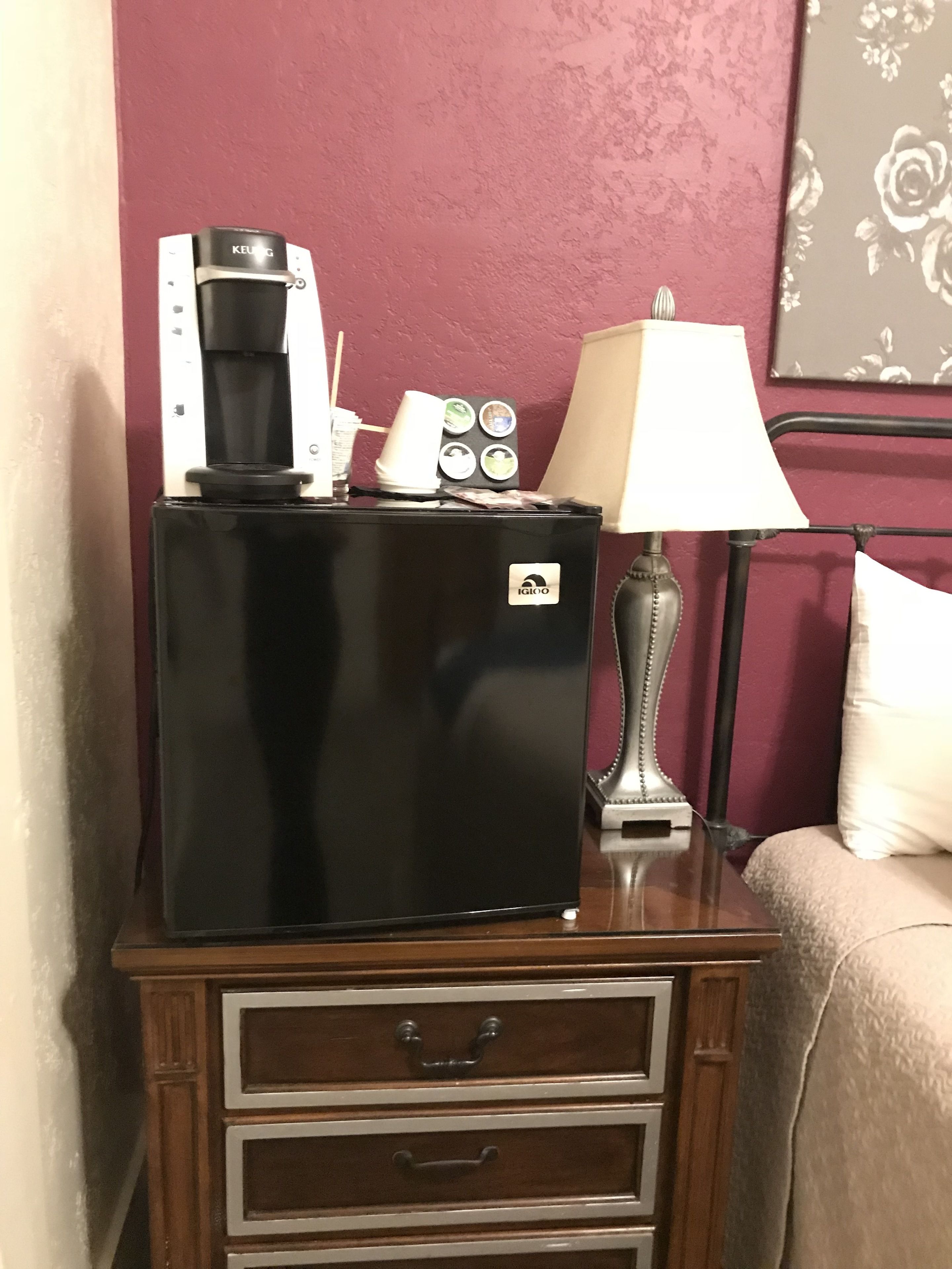 deluxe room, 1 queen bed | room amenity