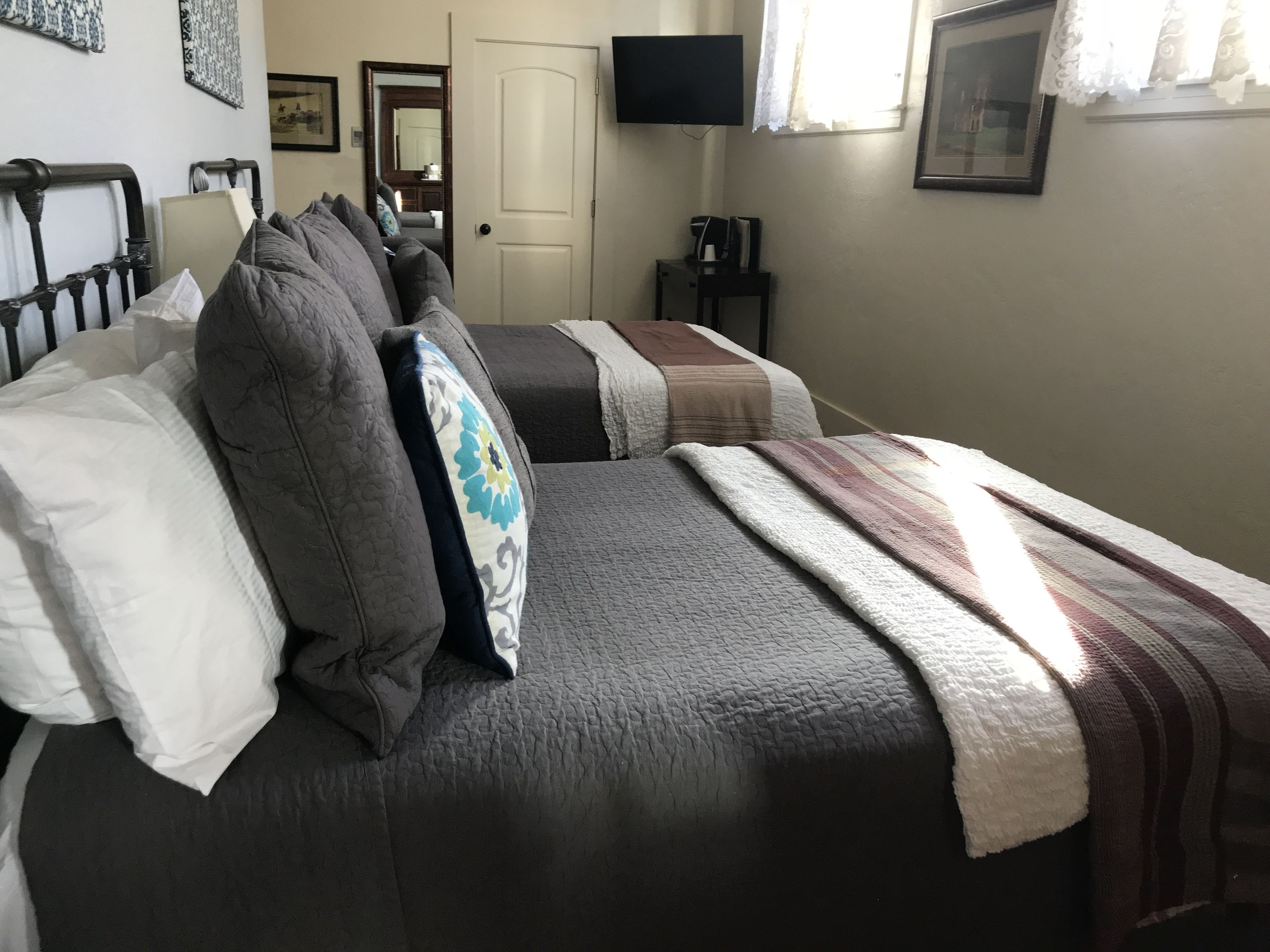 basic room, 2 double beds | 1 bedroom, individually decorated, free wifi, bed sheets