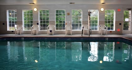 FairBridge Inn & Suites Dupont