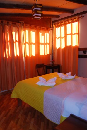 Panoramic Double Room, Non Smoking, Bathtub | Down comforters, individually decorated, blackout drapes, free WiFi - Kiswar Lodge (Ollantaytambo)