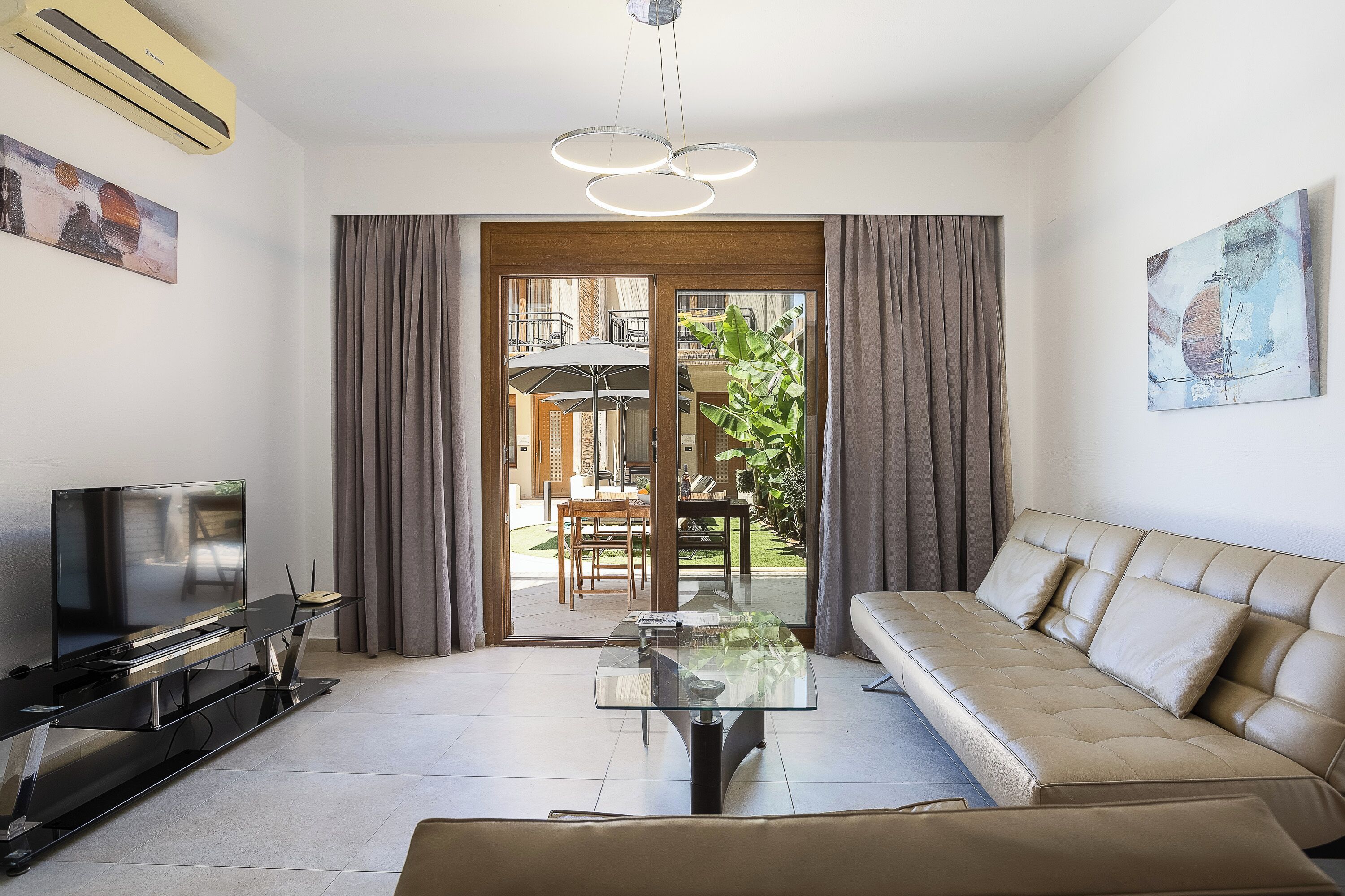 TV LED 42 pollici con canali satellitari, TV