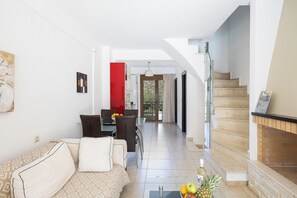 Three Bedroom Villa - 3 Levels | Living area