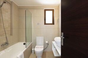 Asciugacapelli, asciugamani, sapone, shampoo