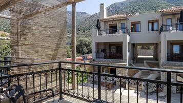 Three Bedroom Villa - 3 Levels | Balcony view