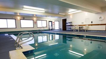 Una piscina cubierta