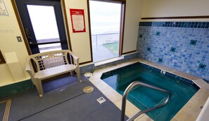Indoor spa tub