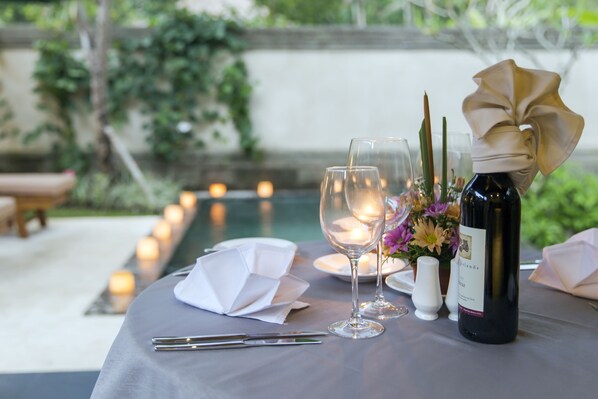 Breakfast served, international cuisine, alfresco dining 