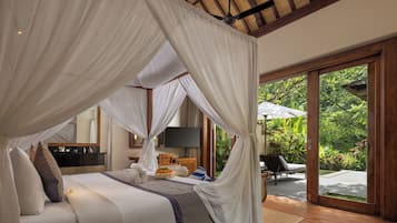 One Bedroom Pool Villa with Valley View | Seprai premium, tempat tidur Select Comfort, dan isi minibar gratis