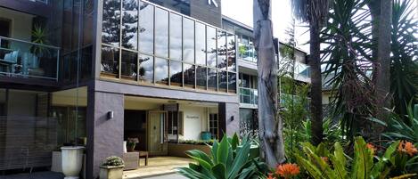 Fachada de la propiedad