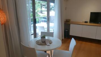 Deluxe Family Room- Balcony | Terrace/patio