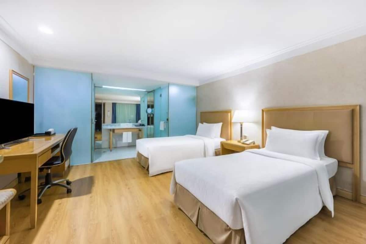 In-room safe, desk, free WiFi, bed sheets