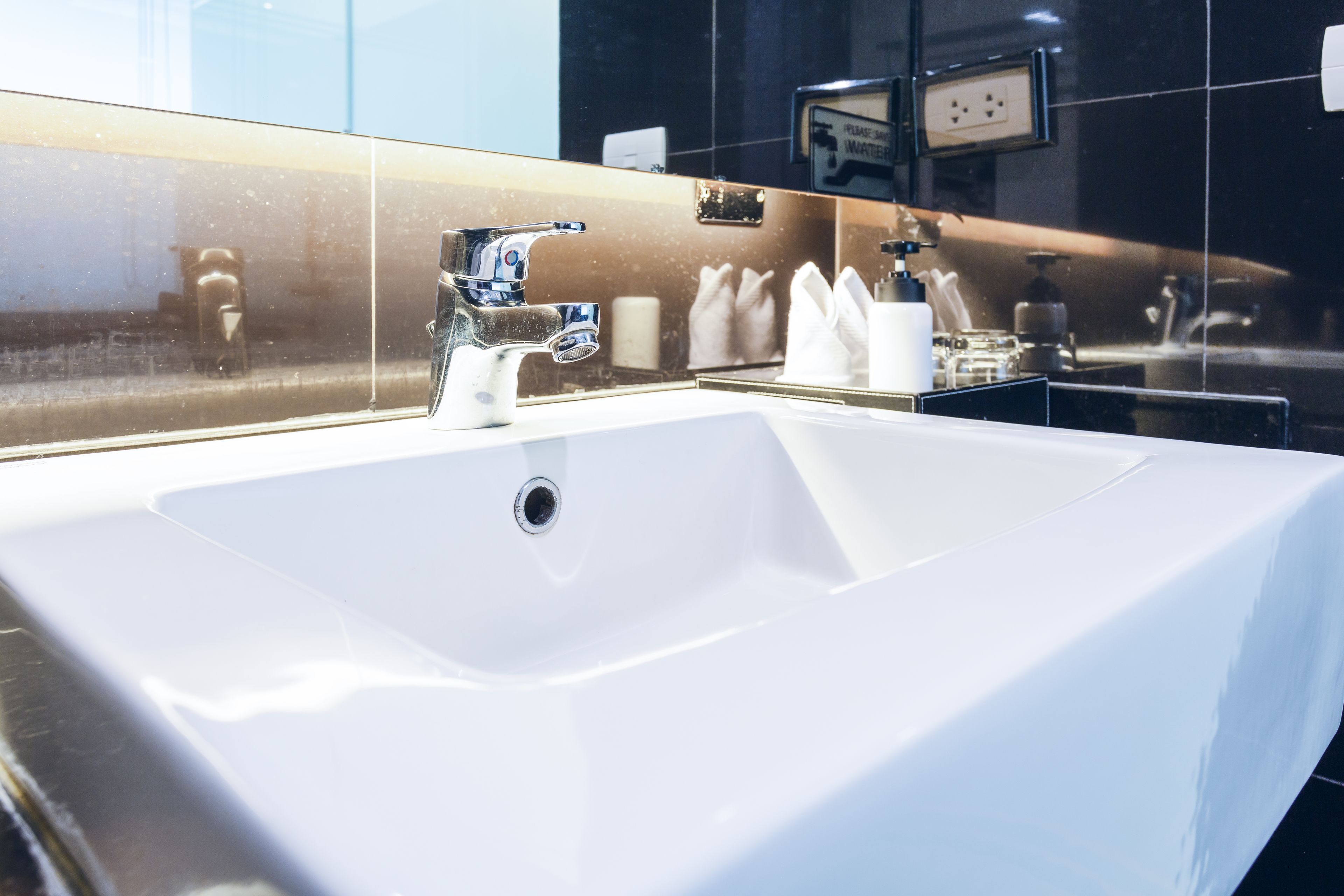 shower, free toiletries, hair dryer, slippers