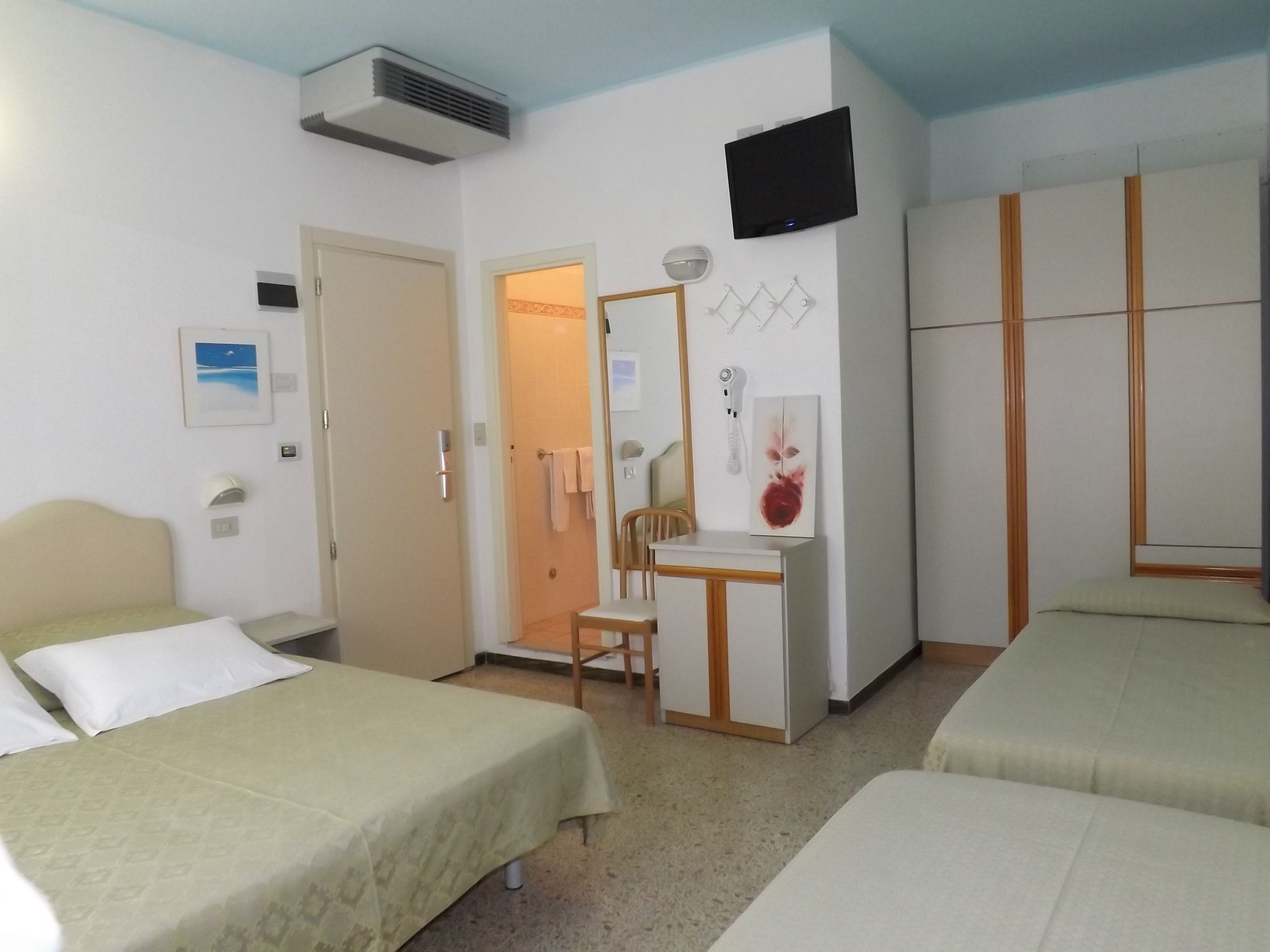 in-room safe, desk, soundproofing, free wifi