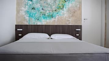 Zimmersafe, Schreibtisch, schallisolierte Zimmer, kostenloses WLAN