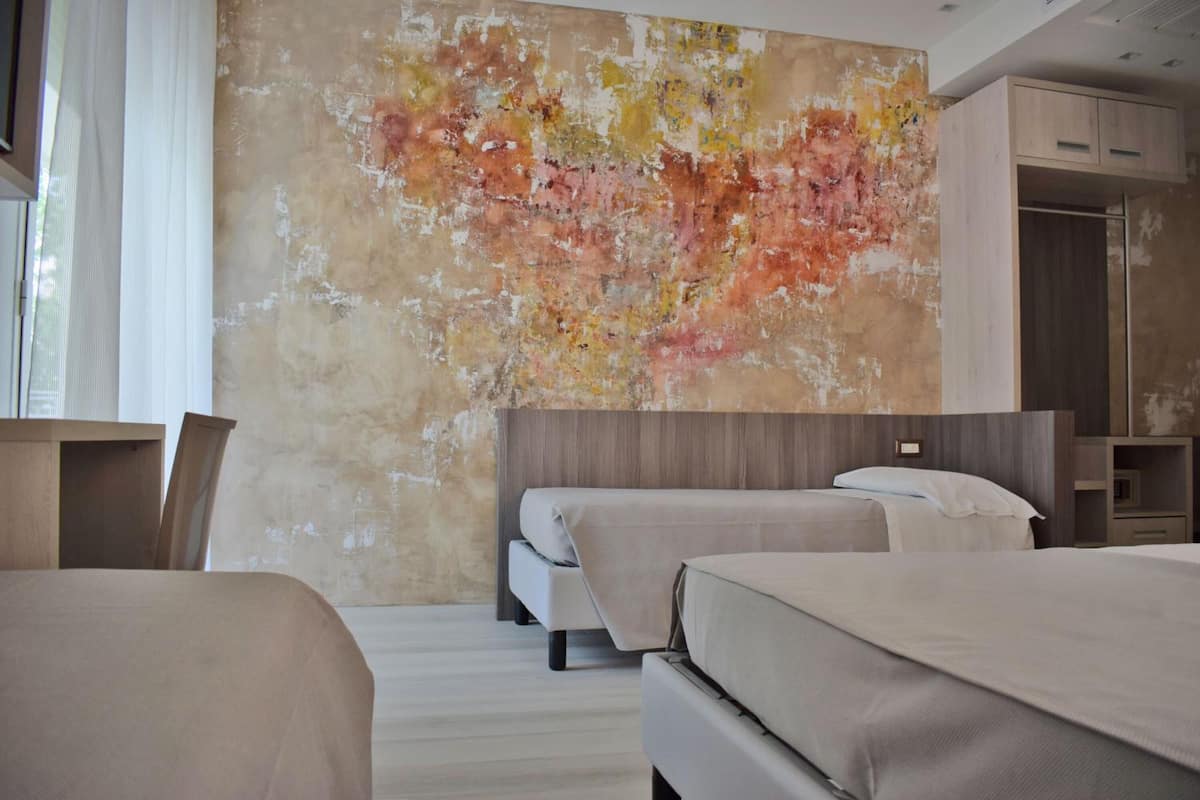 in-room safe, desk, soundproofing, free wifi