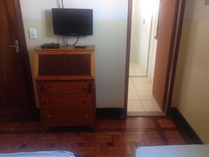 Desk, free WiFi - Hotel Gontijo (Belo Horizonte)