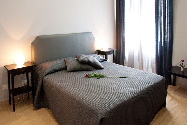 Premium bedding, in-room safe, desk, soundproofing