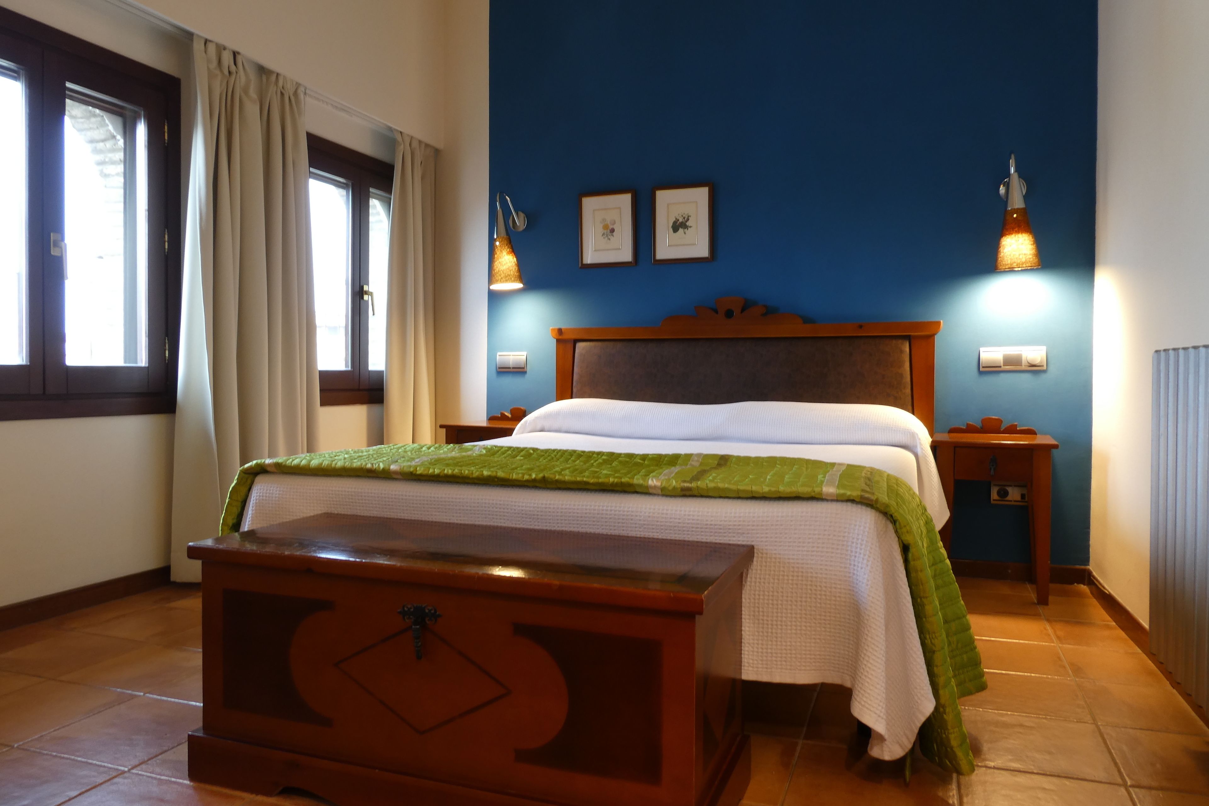 double room | in-room safe, desk, free wifi