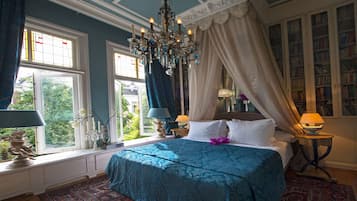 Suite (George Breitner) | Sábanas italianas Frette, ropa de cama de alta calidad y edredón