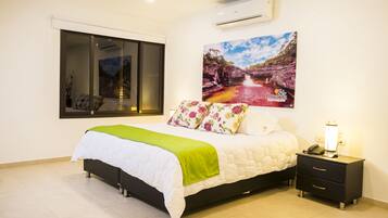 Junior Suite | Premium bedding, minibar, in-room safe, individually decorated