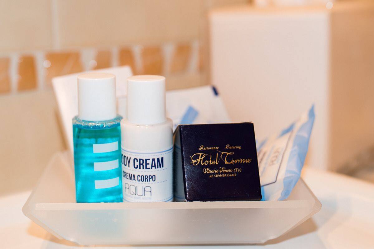 shower, free toiletries, hair dryer, bidet