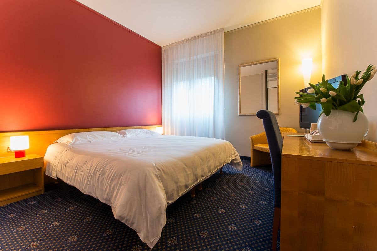 comfort double room | minibar, in-room safe, desk, iron/ironing board