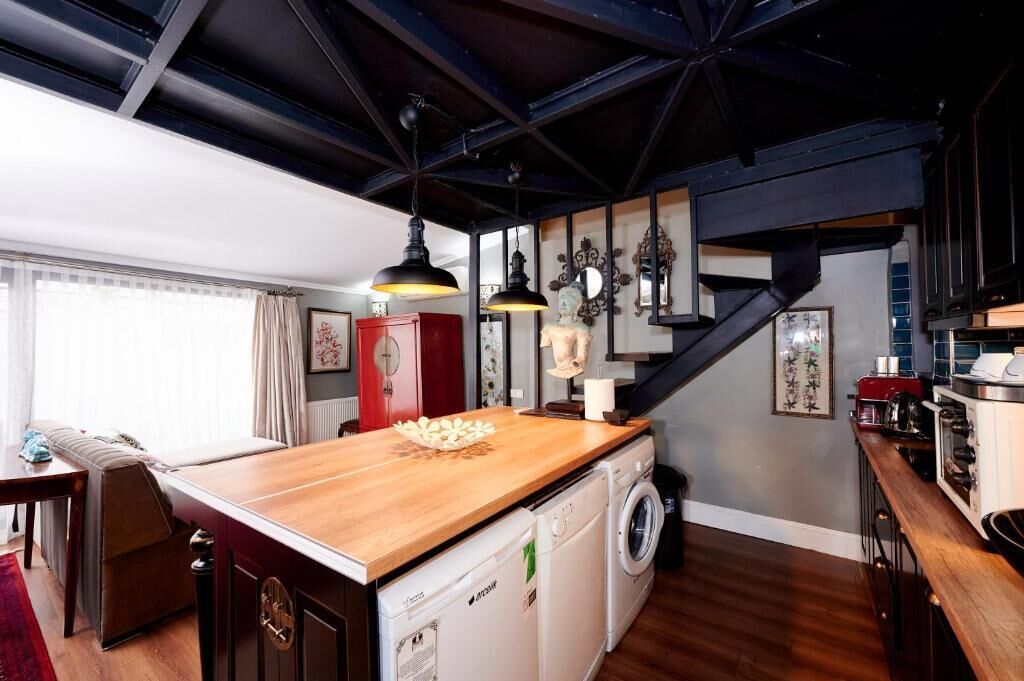 luxury penthouse, 2 bedrooms, balcony, city view | private kitchen | mini-fridge, microwave, espresso maker, coffee/tea maker