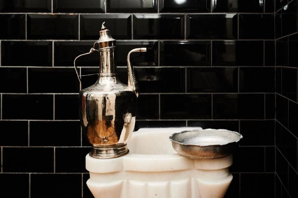 apartment, 2 bathroom, 2 bedroom, with elevator | bathroom | shower, hydromassage showerhead, designer toiletries, hair dryer