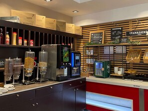 Tägliches Frühstücksbuffet (11.00 EUR pro Person)