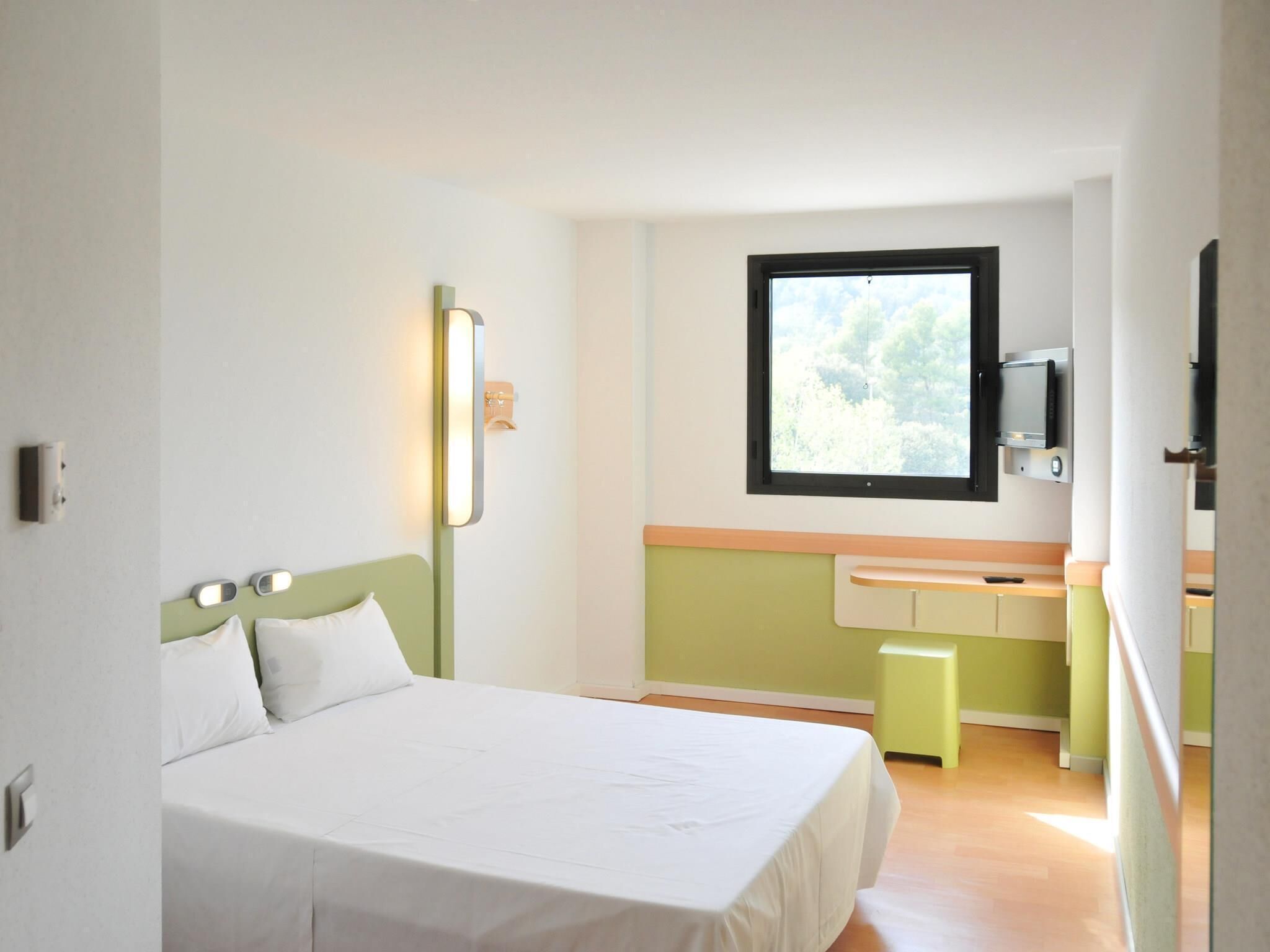 Chambre Double Standard, 1 lit double | Draps italiens Frette, coffres-forts dans les chambres, bureau