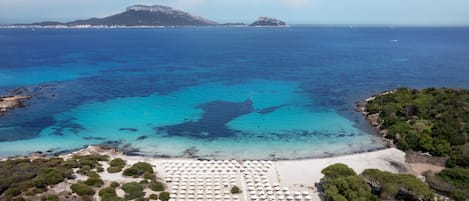 Plage privée, sable blanc, navette gratuite vers la plage