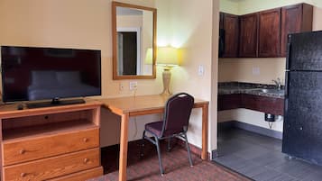 Svit - 2 queensize-sängar - icke-rökare (Efficiency) | Skrivbord, gratis wi-fi och väckarklockor