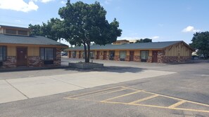 تفاصيل الفندق من الخارج