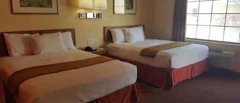 Desk, free WiFi, alarm clocks