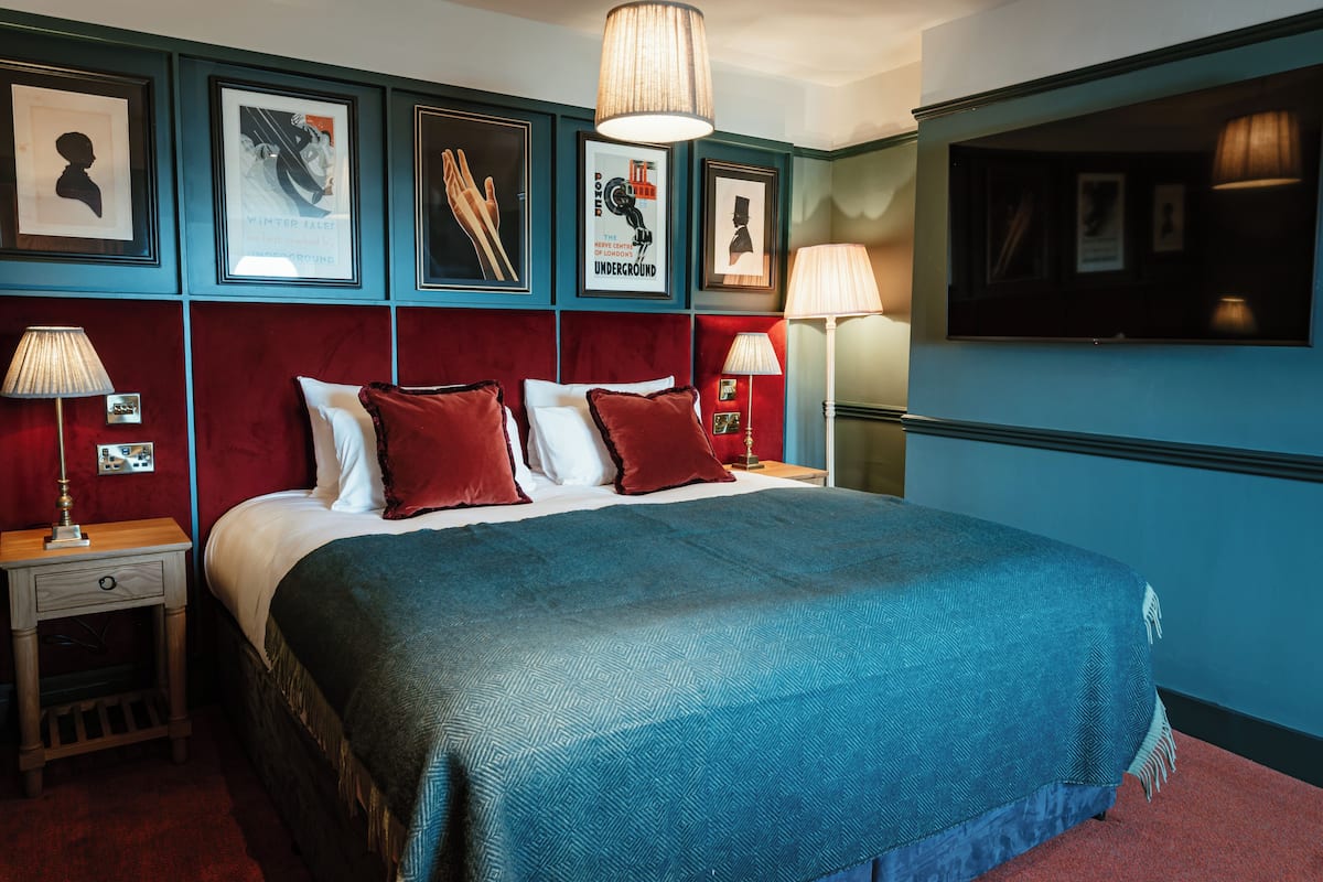 Family Room | Room amenity