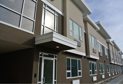 Econo Lodge Inn & Suites