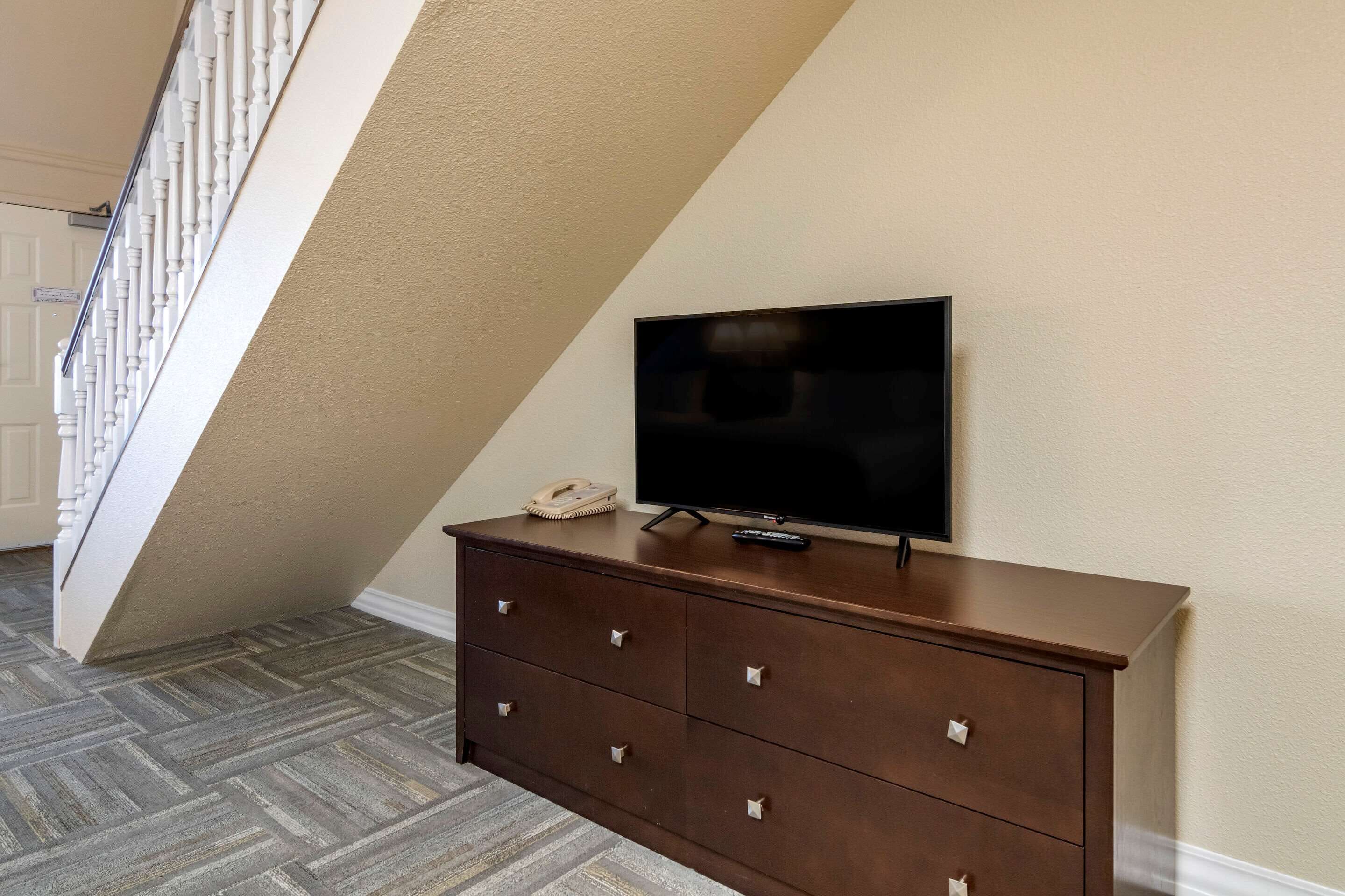 room, multiple beds, non smoking (efficiency) | 1 bedroom, desk, free wifi, bed sheets