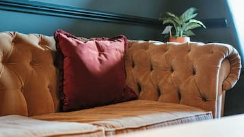 Family Room | In-room safe, desk, iron/ironing board, free WiFi