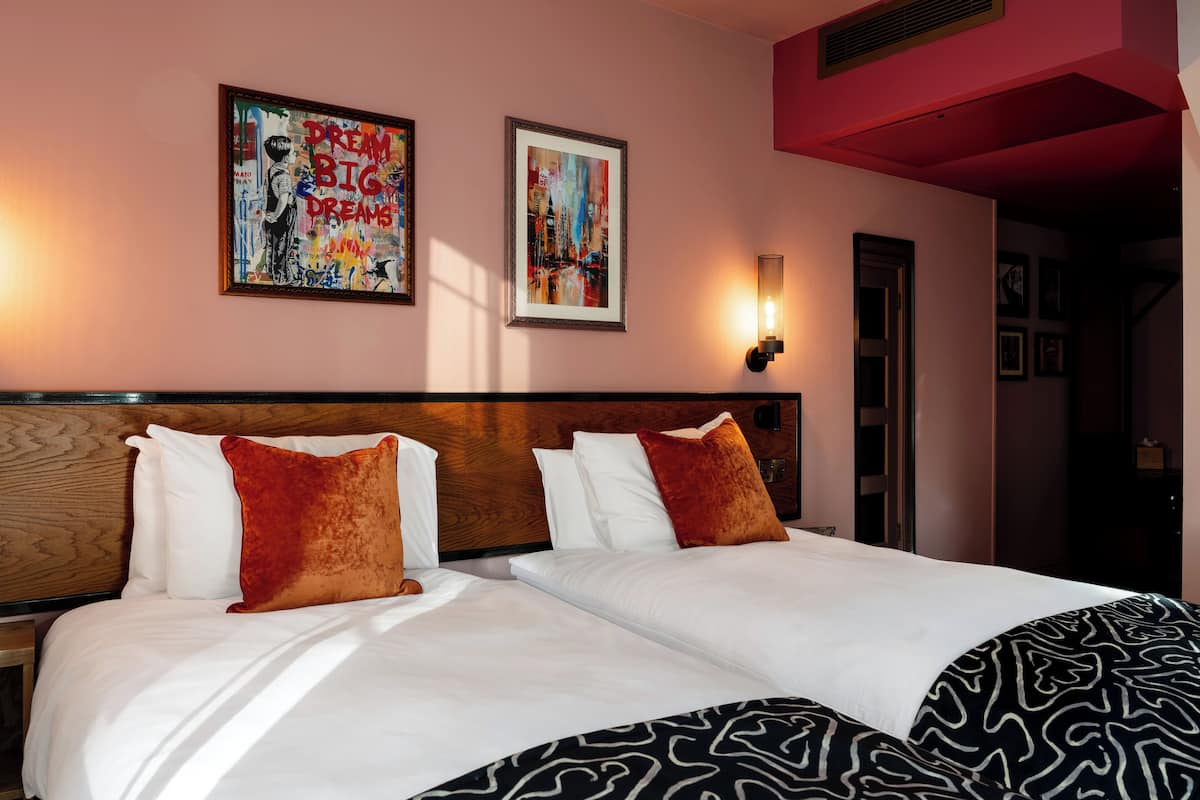 Twin Room | In-room safe, desk, iron/ironing board, free WiFi