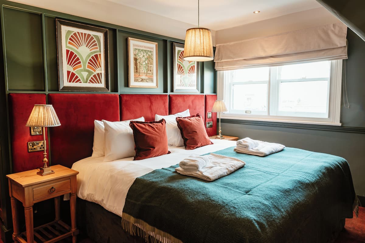 In-room safe, desk, iron/ironing board, free WiFi