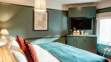 Double Room | In-room safe, desk, iron/ironing board, free WiFi