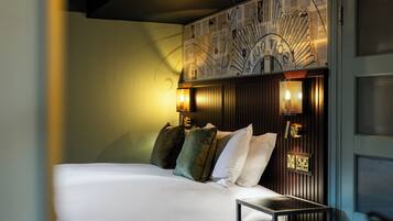 In-room safe, desk, iron/ironing board, free WiFi