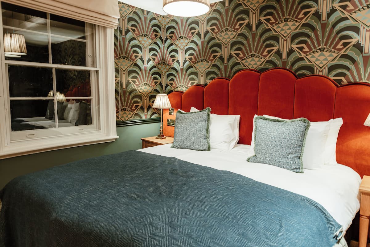 Luxury Double Room | In-room safe, desk, iron/ironing board, free WiFi