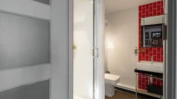 In-room safe, desk, iron/ironing board, free WiFi