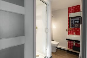 In-room safe, desk, iron/ironing board, free WiFi