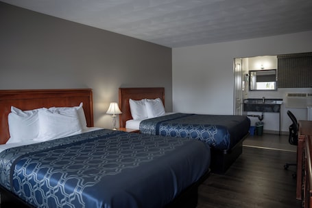 Double Room, 2 Queen Beds (Ground and 2nd Floor). Aquarius Motel