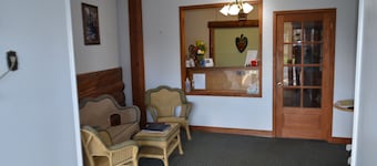 Aquarius Motel